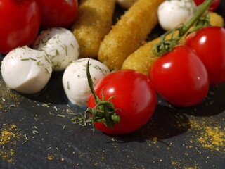 Tomate-Mozzarella-Sticks