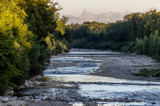 freizeit flussbett emme emmental schweiz steine