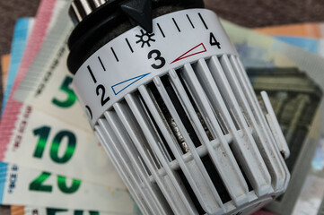 Heizungsthermostat - Erh&ouml;hung der Heizkosten 2022 - Energiekrise Deutschland