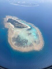 飛行機の窓から見た宮古島周辺の離島