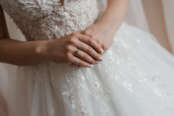 hands of bride