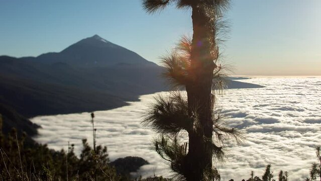 Sea of clouds timelapse in el teide tenerife