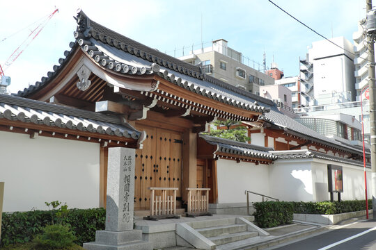 臨済宗　相国寺別院（東京別院）の正門
