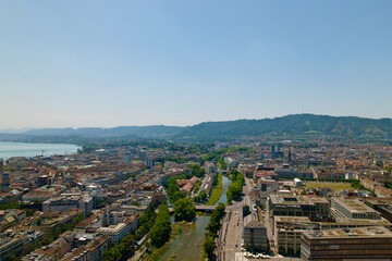 Obraz premium Aerial view of cityscape of City of Zürich with Sihl River on a sunny summer day. Photo taken June 20th, 2022, Zurich, Switzerland.