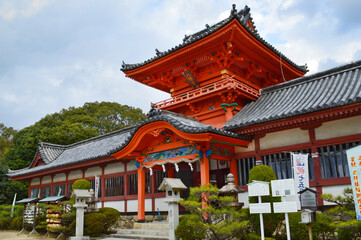12月に参拝した松山市道後温泉の絢爛豪華な伊佐爾波神社
