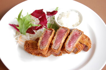 オージーサーロインのビーフカツレツ　おろしポン酢