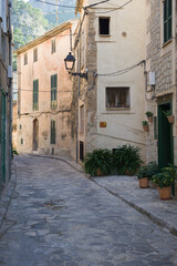Ulica w centrum Valldemossa Majorka © Robert