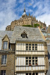 Fototapeta na wymiar Maisons et Abbaye du Mont-Saint-Michel (Normandie)