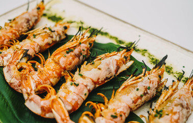 Una ración gourmet de gambas a la plancha
