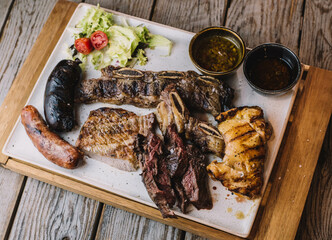 Ternera a la parrilla de excelente calidad en un restaurante de lujo
