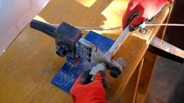 Plastic pipe welding machines, polypropylene pipe soldering iron, plumbing work, repair, plumbing soldering