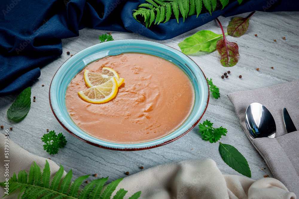 Canvas Prints  Lentil cream soup with lemon slices in a plate on a light table - Canvas Prints