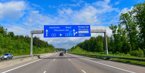 A8 Stuttgart Richtung Karlsruhe vor Ausfahrt Pforzheim 