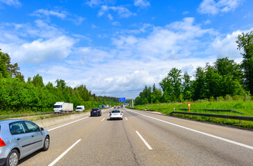 A8 Stuttgart Richtung Karlsruhe vor Ausfahrt Pforzheim 