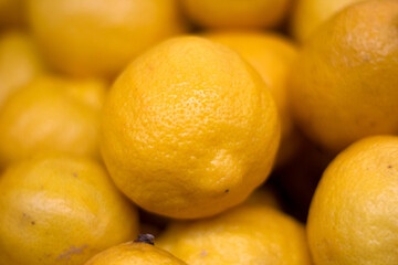 Lemon texture. Lots of fruit.