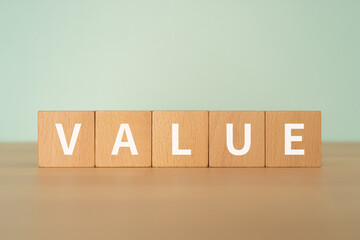 「VALUE」と書かれたブロック
