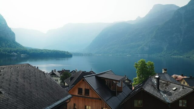 The 16th century Hallstatt, the Town Square, on shore of Lake Hallstatter See, Hallstatt, UNESCO World Heritage Site, Salzkammergut region, Austria