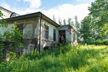 Fototapeta na wymiar old viillage building in estonia