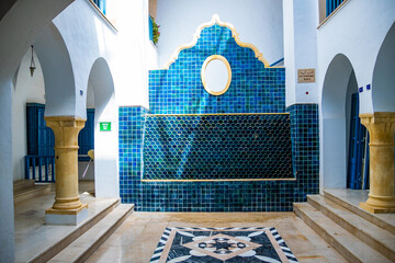 vue d'une mosaïque dans un souk en Tunisie