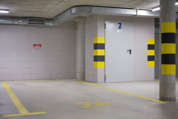 Parking podziemny w budynku