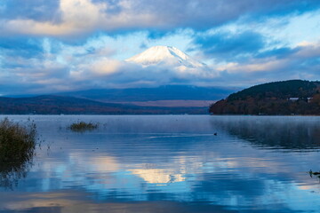 山中湖の朝の風景　山梨県南都留郡山中湖村にて