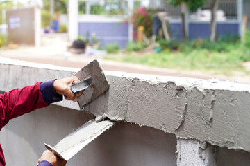 Plastering of plaster workers on the walls            