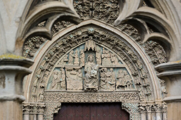 Obraz premium portada labrada,iglesia de Santa Maria, siglo XIII,Olite,comunidad foral de Navarra, Spain