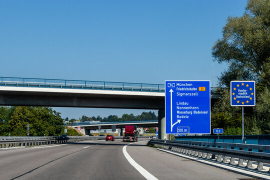 Grenze &Ouml;sterreich/Deutschland auf der Autobahn (A14/A96) bei der Abfahrt Lindau