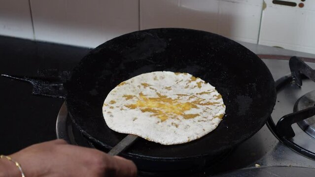 Puranpoli on the occasion of Holi Festival also known as Holige, is an Indian sweet flatbread. Puran puri, Puran poli, Holige, Obbattu, or Bobbattlu, is a traditional Indian sweet.
