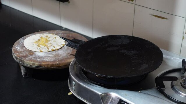 Puranpoli on the occasion of Holi Festival also known as Holige, is an Indian sweet flatbread. Puran puri, Puran poli, Holige, Obbattu, or Bobbattlu, is a traditional Indian sweet.