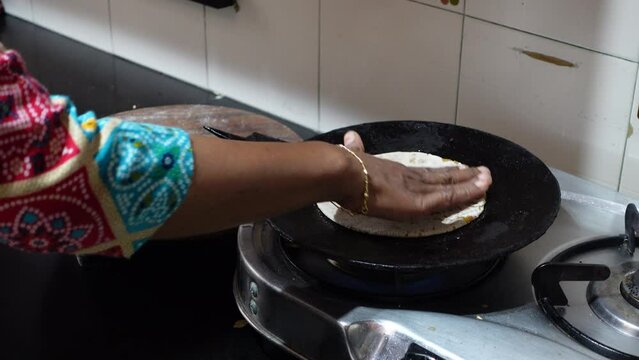 Puranpoli on the occasion of Holi Festival also known as Holige, is an Indian sweet flatbread. Puran puri, Puran poli, Holige, Obbattu, or Bobbattlu, is a traditional Indian sweet.