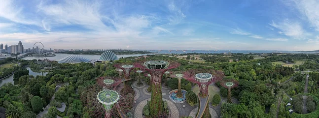 Foto op Aluminium Marina Bay, Singapore - July 13, 2022: The Landmark Buildings and Tourist Attractions of Singapore © Julius