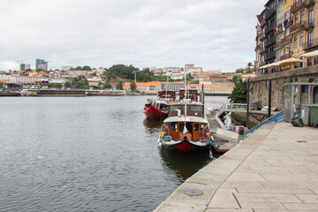 Barcos turisticos en O Porto Potugal 