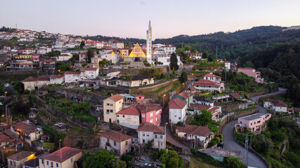 Vista aérea de drone sobre a Igreja de Crestuma , Vila Nova de Gaia (Portugal)