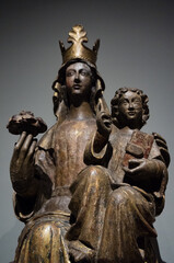 Fototapeta premium statue of mary and jesus