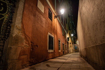 Fototapeta premium narrow street at night
