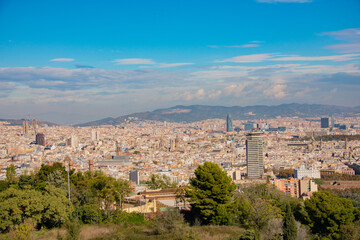 Fototapeta na wymiar panorama of the city of barcelona with sagrada familia and buildings