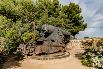 Fototapeta na wymiar old abandoned tank or cannon