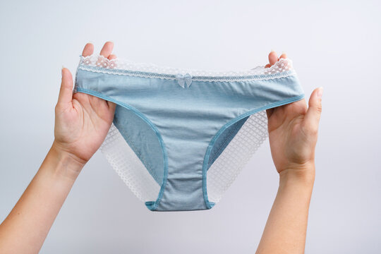 Holding panties. Holding panties. Большие трусы. Женщина выбирает нижнее белье. Hold dirty panty.