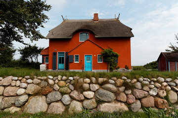 Haus mit Reetdach, Graswarder, Heiligenhafen, Schleswig-Holstein, Deutschland, Europa