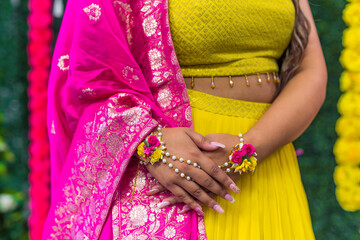 Fototapeta na wymiar Indian bride's hands close up