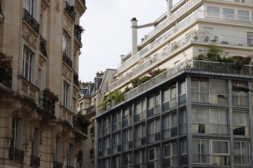 Fototapeta na wymiar Urban environment in the city of Paris