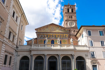 Fototapeta premium ローマのサンタ・マリア・イン・トラステヴェレ聖堂