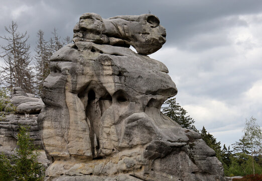 View of the sandstone tower in the Ostas climbing area.
