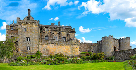Schottland    Stirling Castle  majestätischen Castle, wunderbar erhaltene Schätze aus dem Mittelalter sind  Zeitzeugen einer großen Vergangenheit - obrazy, fototapety, plakaty