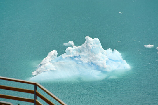 Glaciar Perito Moreno, El Calafate, Patagonia Argentina. Glaciers in the water near snowy mountains