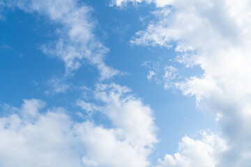 青空に浮かぶ雲