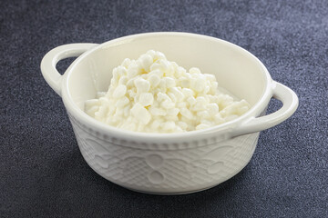 Dietary granulated cottage cheese for breakfast