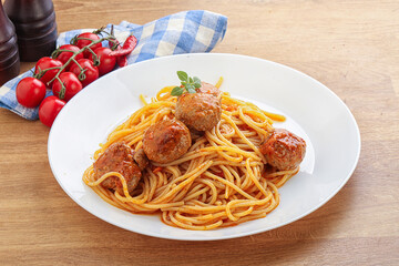 Spaghetti with meatball in tomato sause