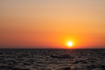 Fototapeta na wymiar 夏の玄界灘に沈む美しい夕陽
